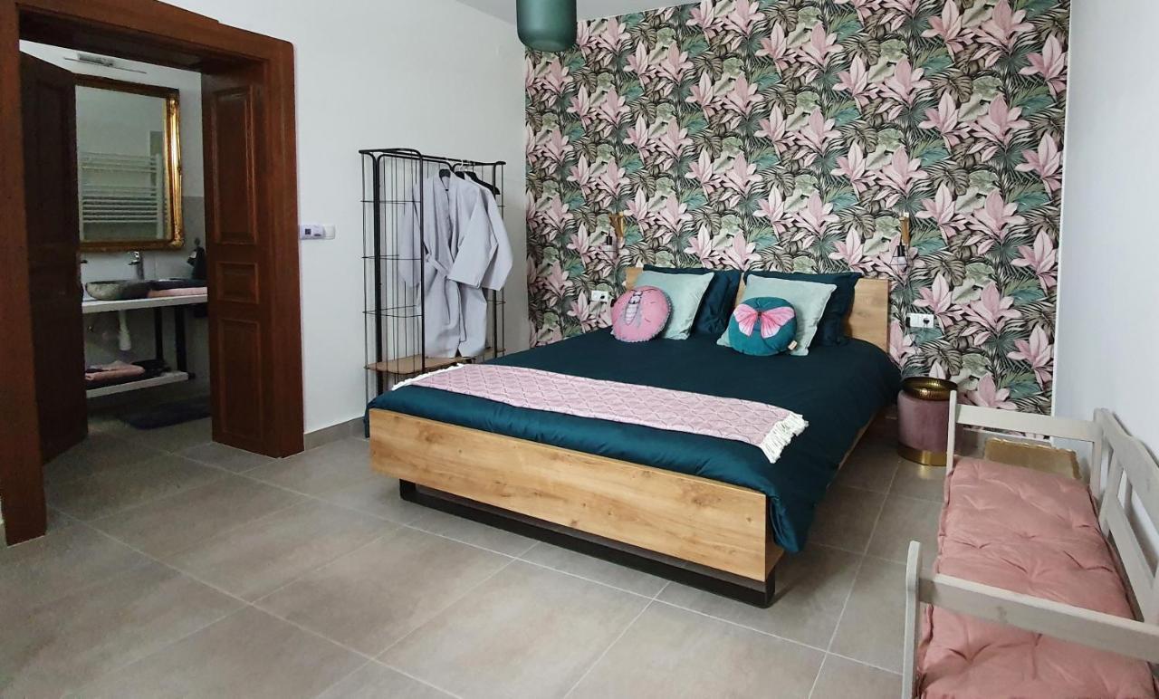 Tisza White House Bed & Breakfast Tiszaszolos Ngoại thất bức ảnh