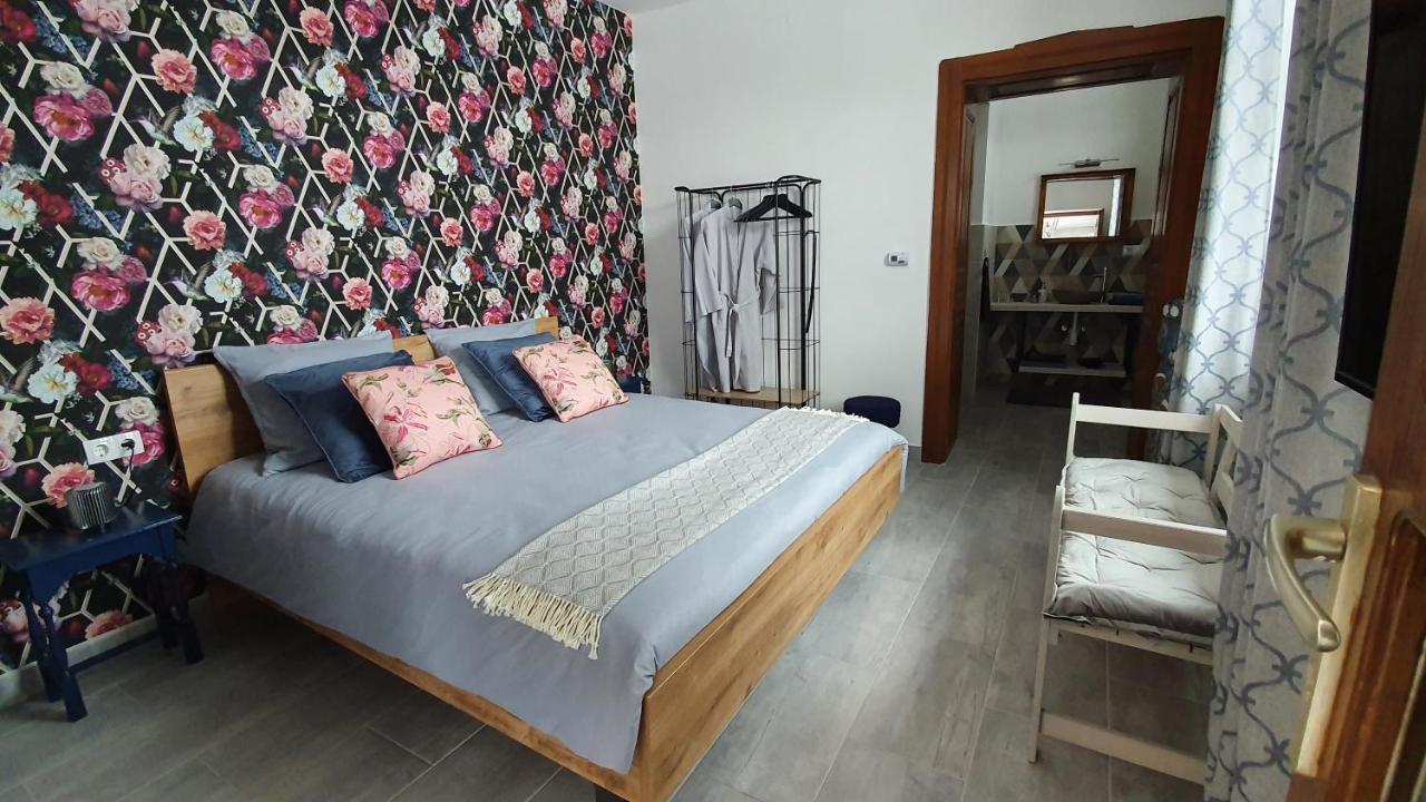 Tisza White House Bed & Breakfast Tiszaszolos Ngoại thất bức ảnh