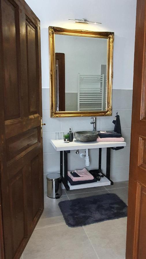 Tisza White House Bed & Breakfast Tiszaszolos Ngoại thất bức ảnh