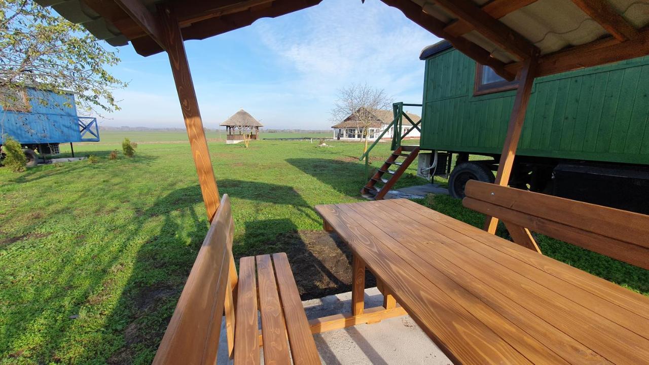 Tisza White House Bed & Breakfast Tiszaszolos Ngoại thất bức ảnh